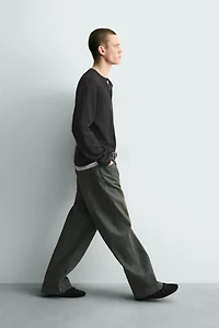 LOOSE FIT JEANS
