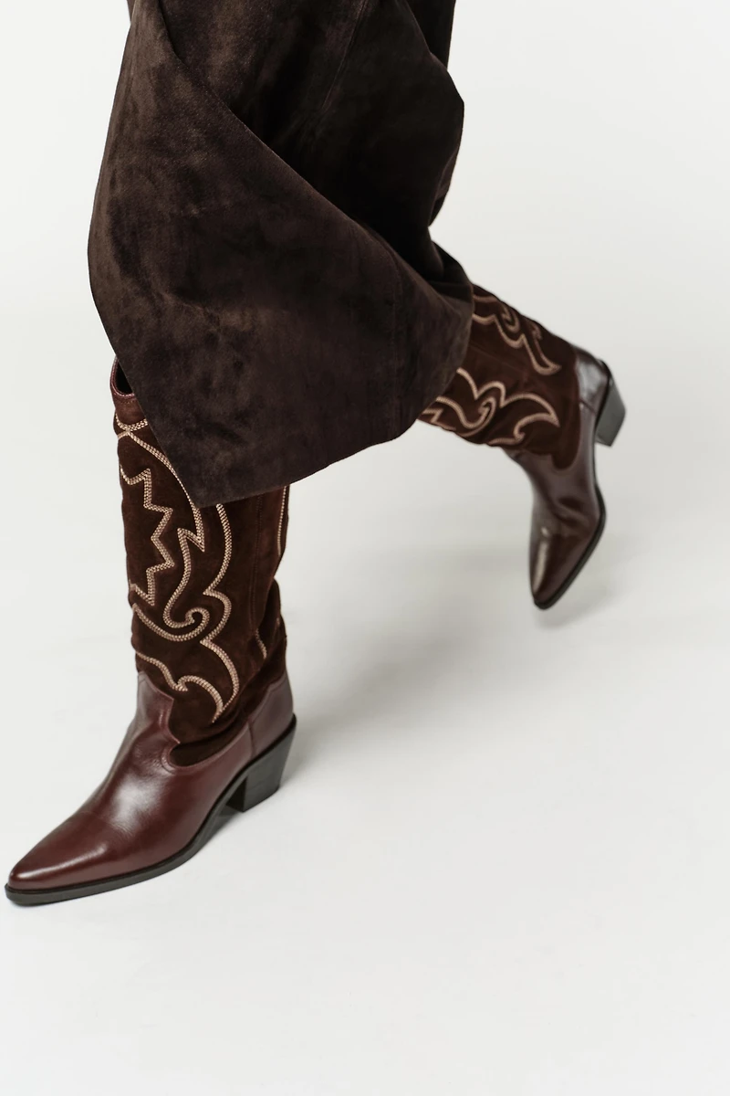 BOTTES COW-BOY EN CUIR BRODÉES