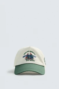 CONTRASTING FLAT VISOR CAP