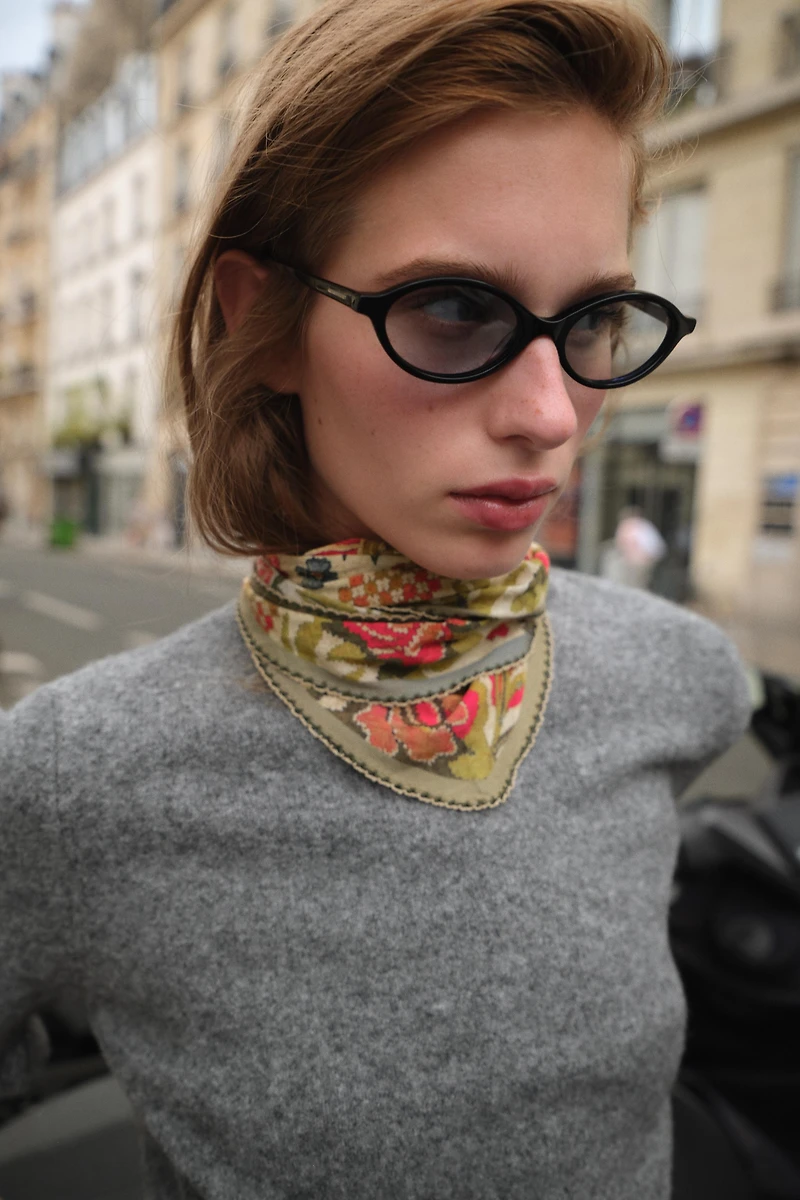 FLORAL PRINT LACE BANDANA