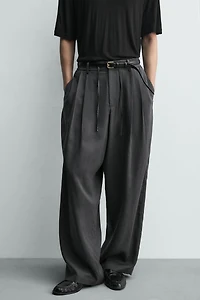 FLOWY PLEATED PANTS