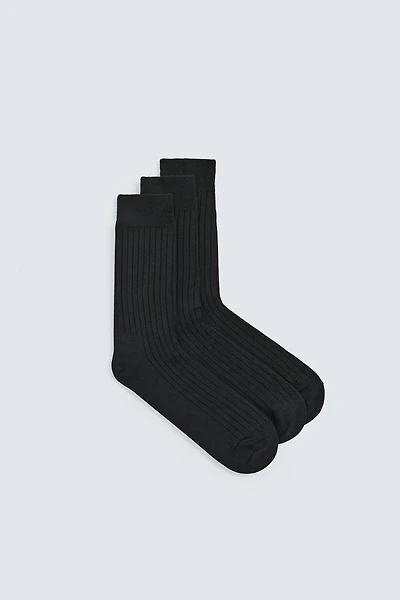 THREE-PACK OF RIBBED SOCKS