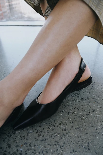 BALLERINES OUVERTES À L'ARRIÈRE ET BOUT POINTU