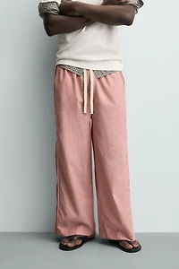 PANTALON À RAYURES ET BANDE EN CONTRASTE