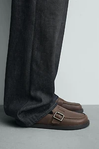 BUCKLED LEATHER CLOGS