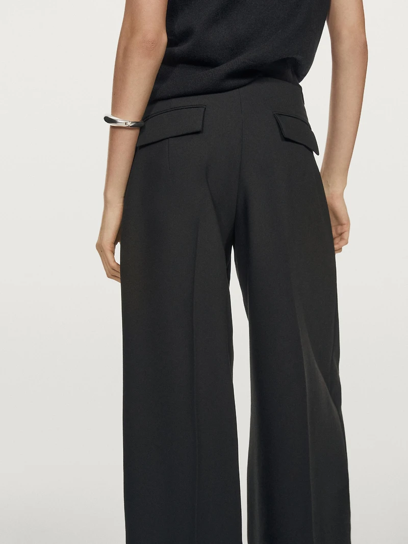 Wide-leg trousers with darts