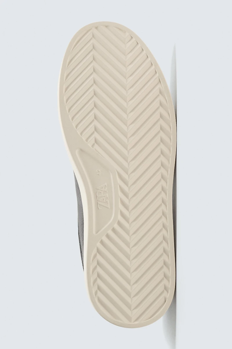 LEATHER SNEAKERS