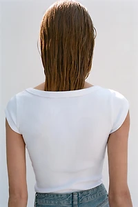 SCOOP NECK TOP