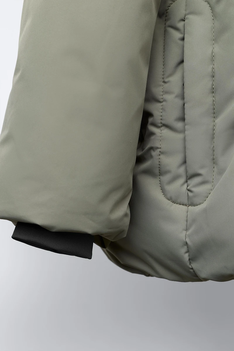 MANTEAU REMBOURRÉ À CAPUCHE DÉPERLANT