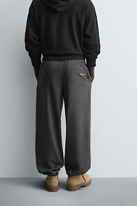 RELAXED FIT TEXTURED PANTS