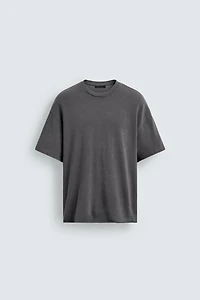 T-SHIRT EN MAILLE À FINITIONS IRRÉGULIÈRES