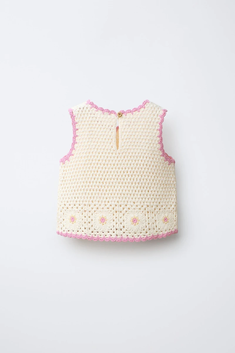 CROCHET KNIT TOP WITH FLOWERS