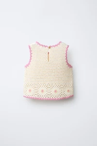 CROCHET KNIT TOP WITH FLOWERS