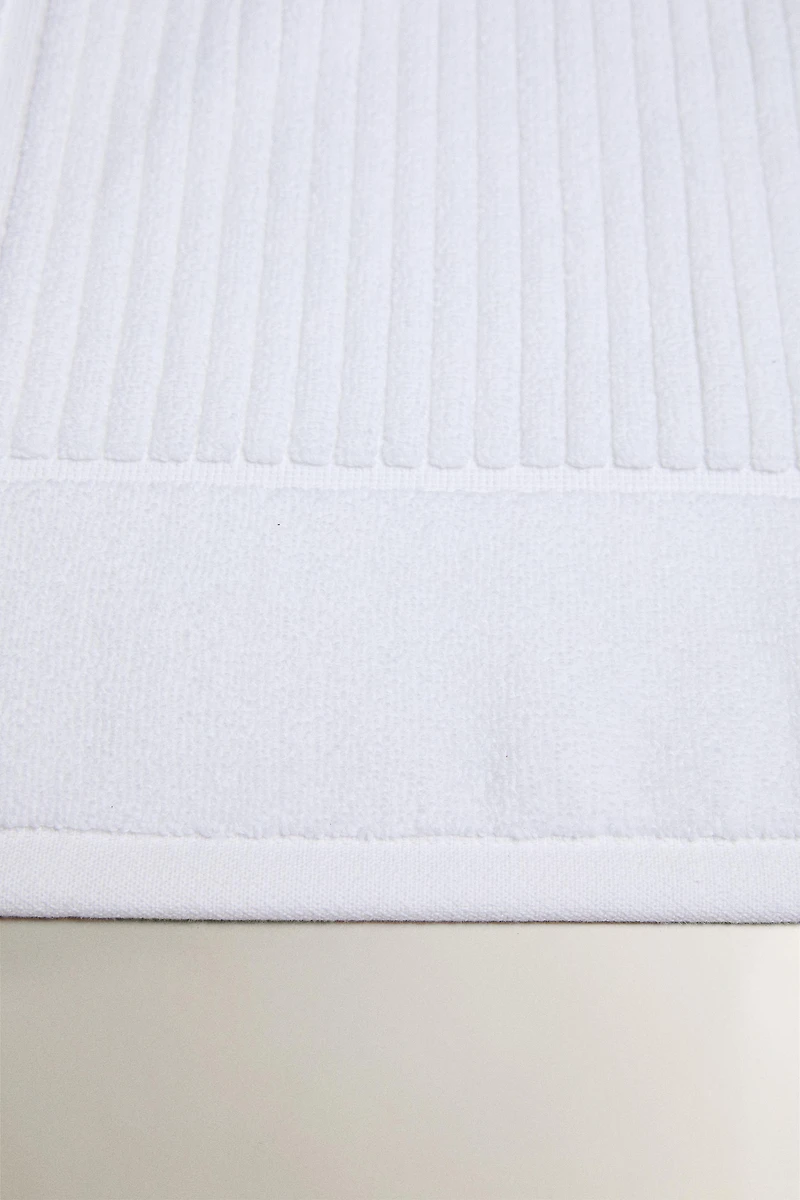 TAPIS DE BAIN TEXTURÉ CÔTELÉ