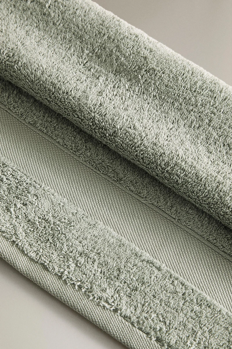 PREMIUM COTTON BATH TOWEL