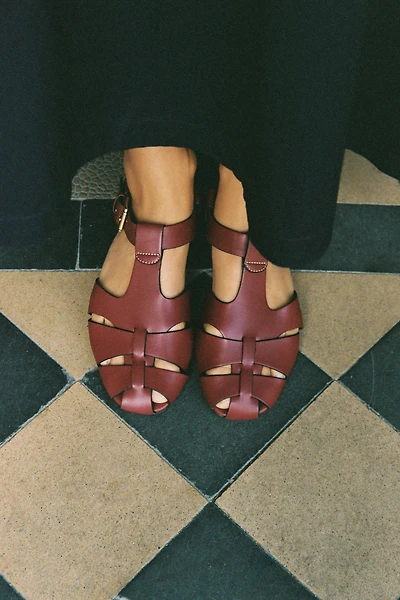 FLAT FISHERMAN SANDALS