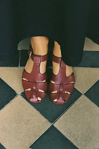 FLAT FISHERMAN SANDALS