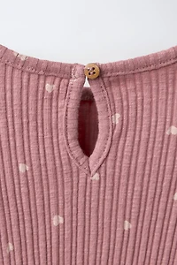 HEART PRINT TEXTURED T-SHIRT