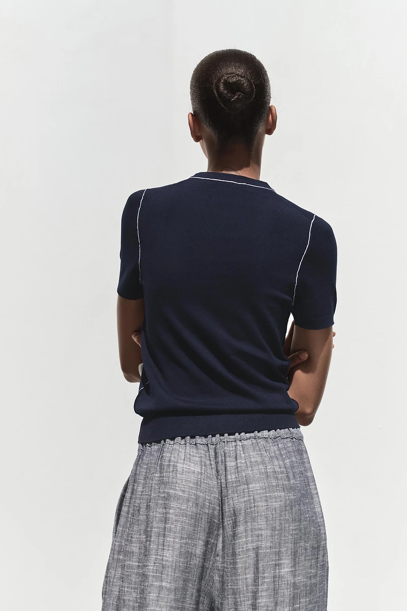 TRIMMED SHORT SLEEVE KNIT TOP
