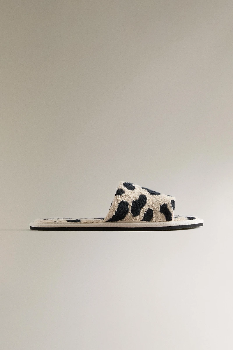 TERRYCLOTH ANIMAL PRINT SLIDER SLIPPERS