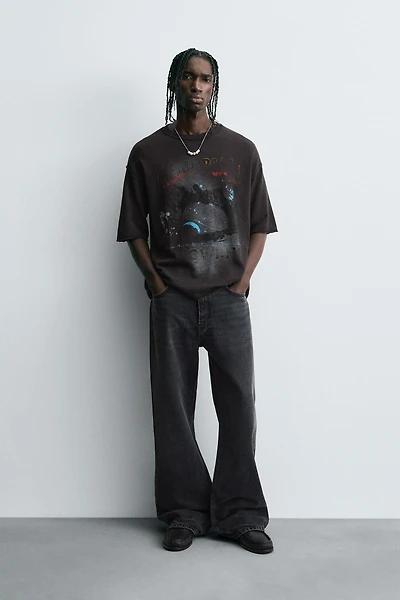 T-SHIRT EN MAILLES IMPRIMÉ DÉLAVÉ