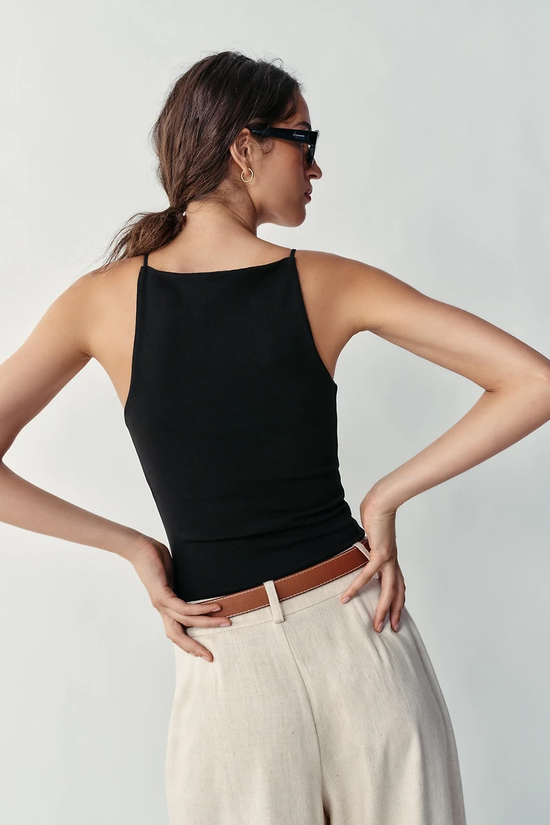 STRAPPY TOP