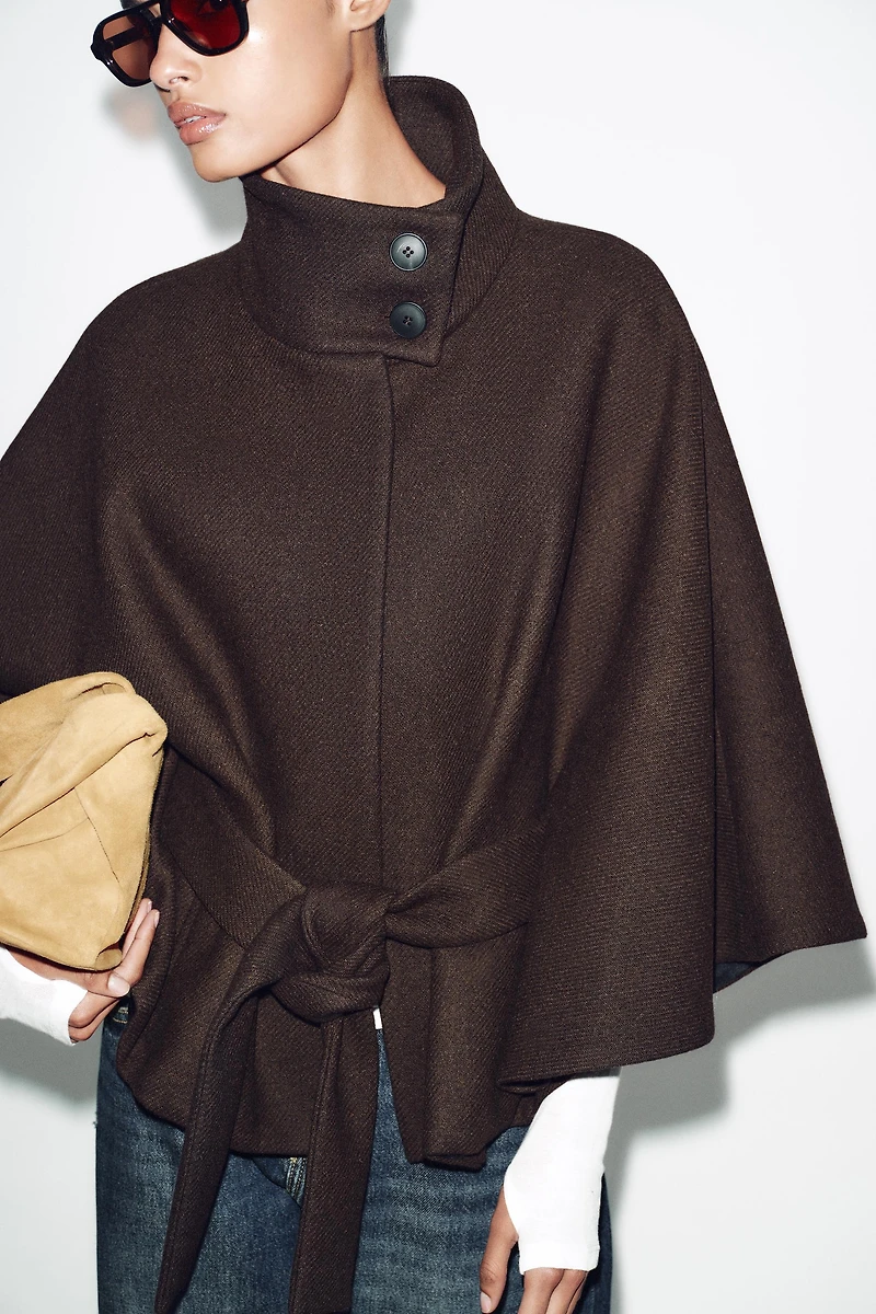 MANTEAU COURT CAPE AVEC LAINE CEINTURE