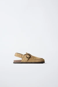 SABOTS EN CUIR À CŒURS