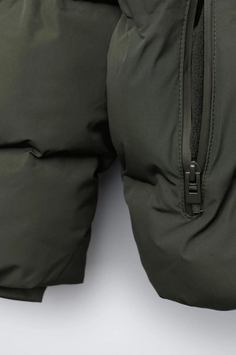 WATER REPELLENT PUFFER COAT WITH LABEL