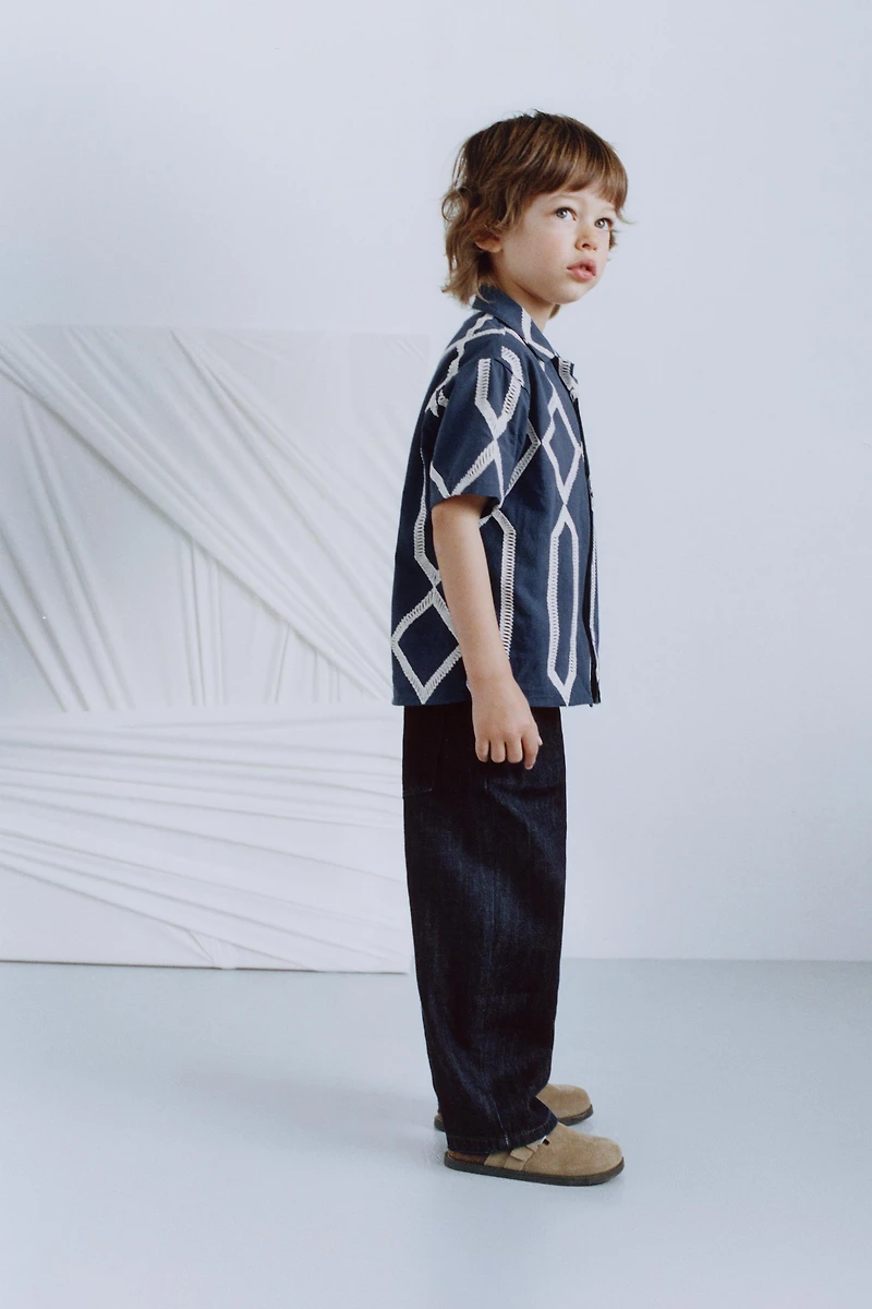 CONTRAST PRINT SHIRT