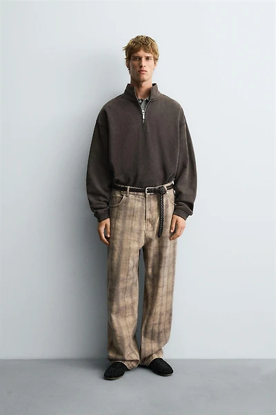 WASHED QUARTER-ZIP SWEATSHIRT