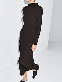 Long pleated stretch dress