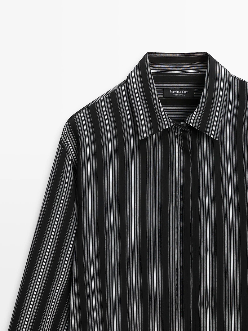 Flowing shirt with striped detailing