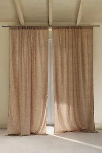 FLORAL CURTAIN WITH MEDIUM FILTRATION
