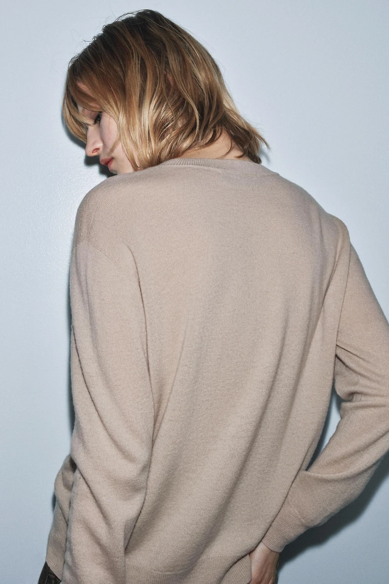 EXTRA SOFT LONG SLEEVE 100% WOOL SWEATER