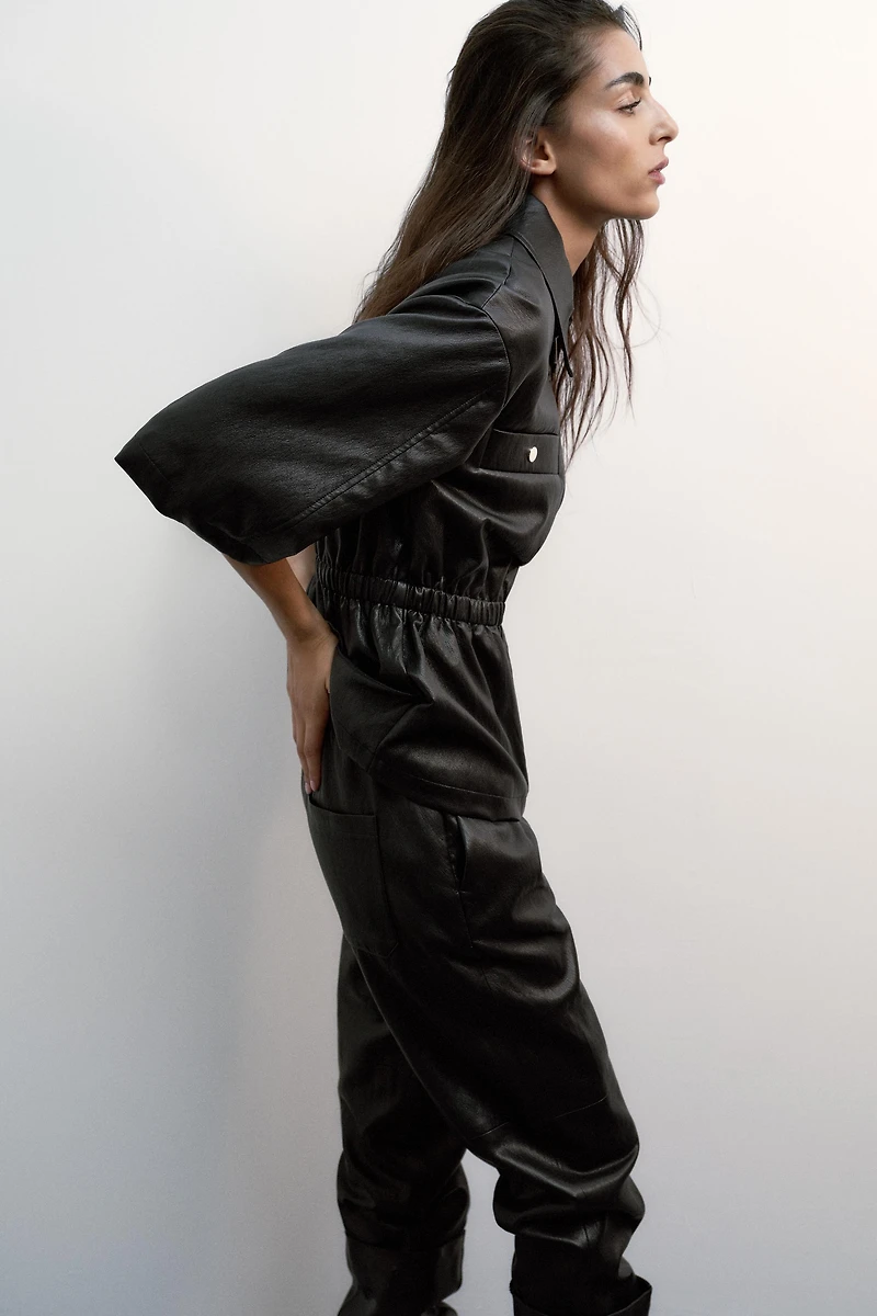 FAUX LEATHER BLAZER