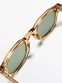 Lunettes de soleil géométriques