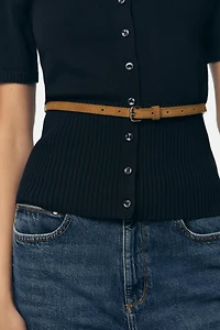 GILET EN MAILLE MANCHES COURTES CEINTURE