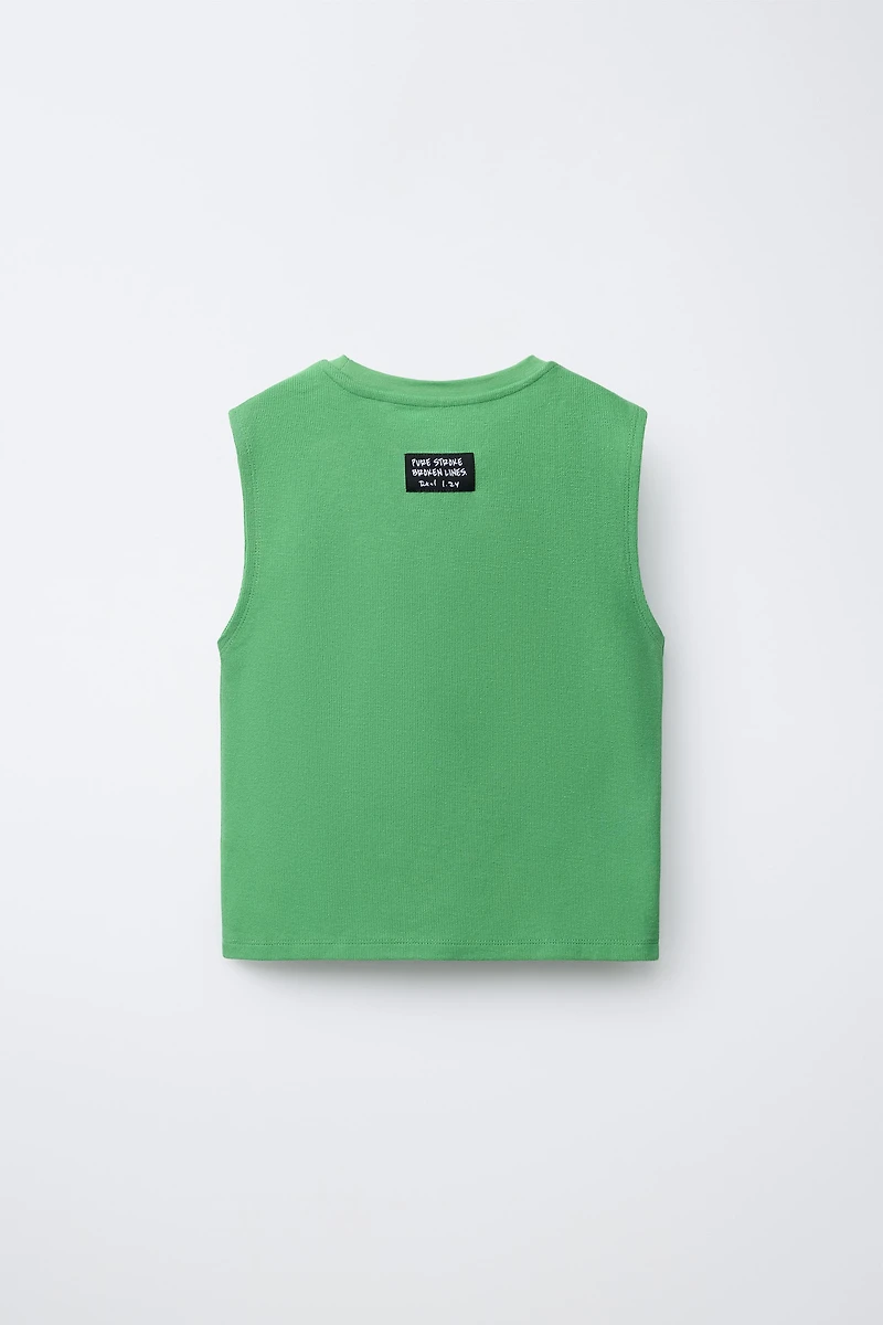 RAISED TEXT SLEEVELESS T-SHIRT