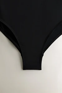 CONTRAST BAND BEACH SWIMSUIT