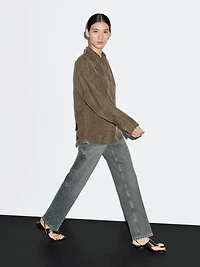 Blouse with zip on the chest