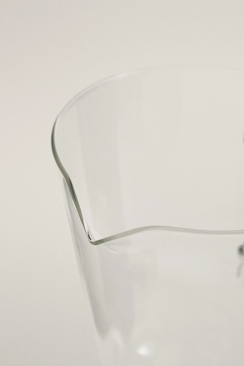 BOROSILICATE PITCHER