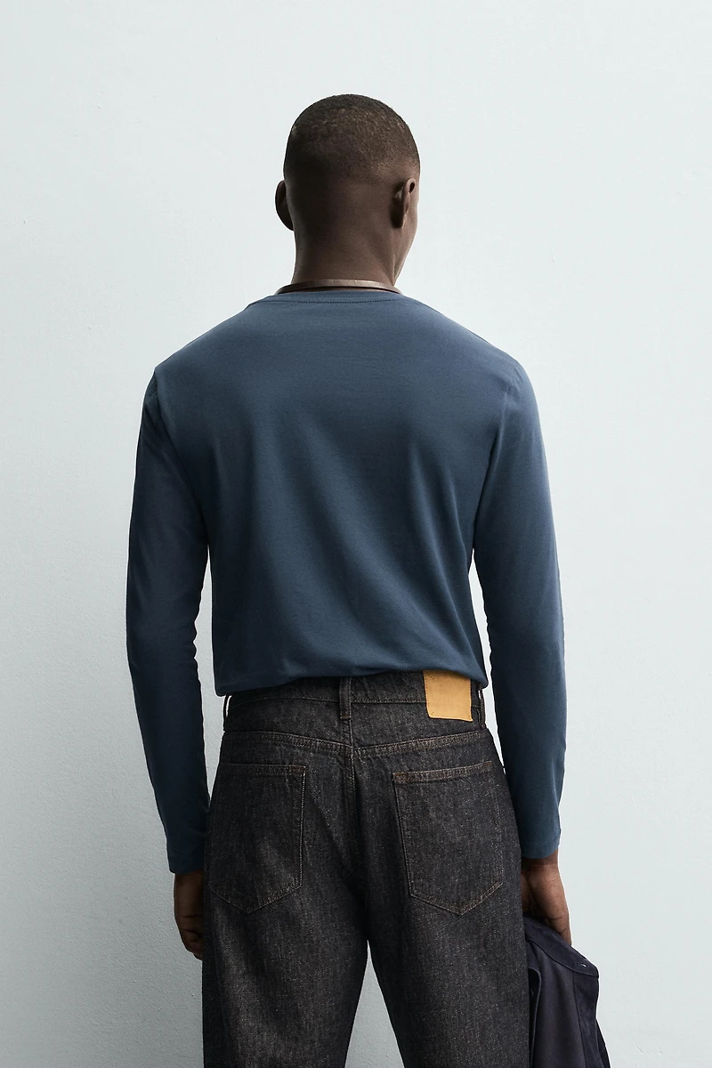 BASIC SLIM FIT T-SHIRT