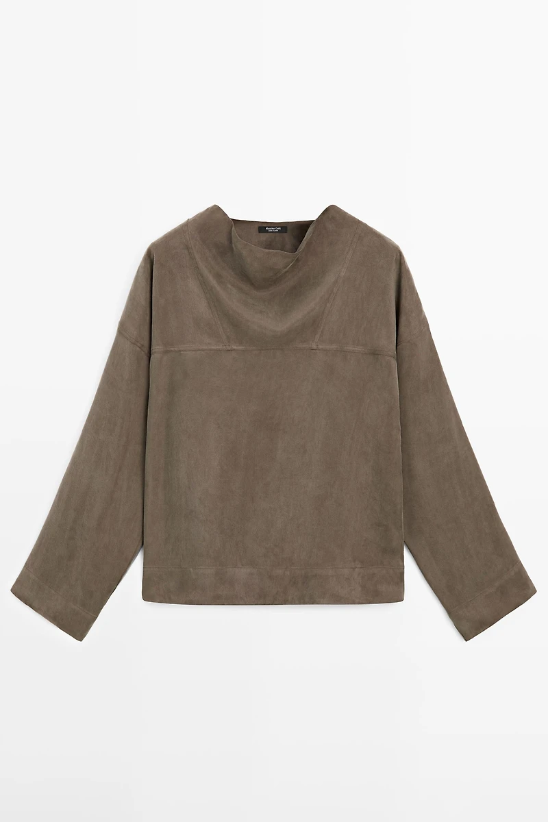 Flowing shirt with draped detail