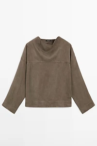 Flowing shirt with draped detail