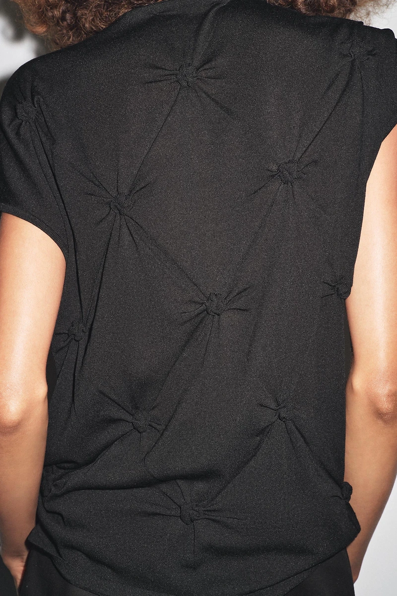 KNOTTED KNIT TOP