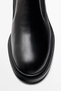 Flat leather Chelsea ankle boots