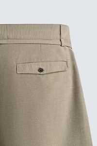 BERMUDA RELAXED FIT À PLIS ET CEINTURE