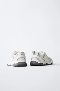CONTRASTING SNEAKERS