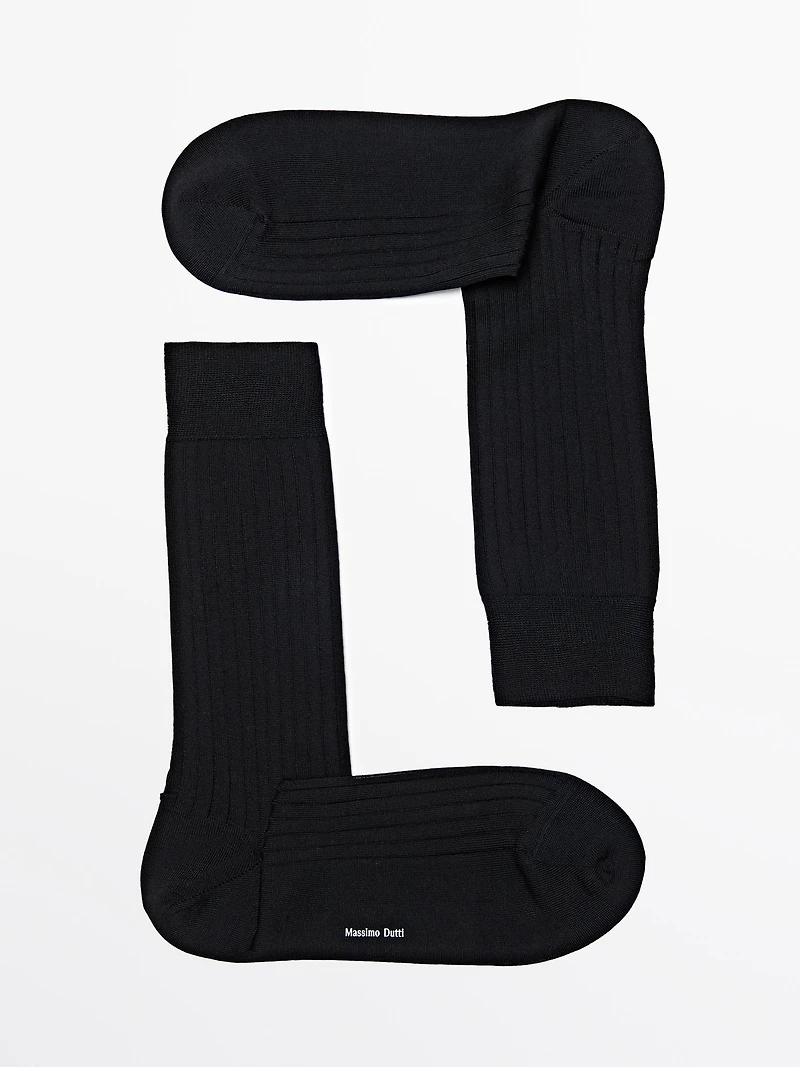 Ribbed smart socks